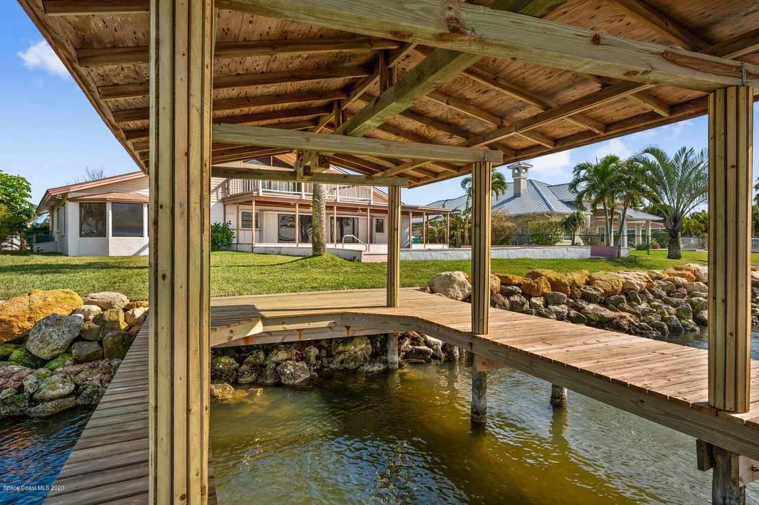 Photo of 447 Riverview Lane