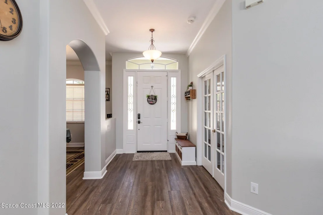 Photo of 2024 Windbrook Drive SE