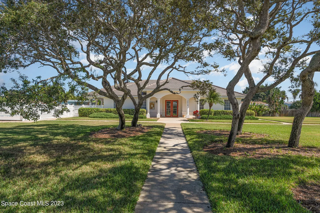 Photo of 426 Southampton Drive