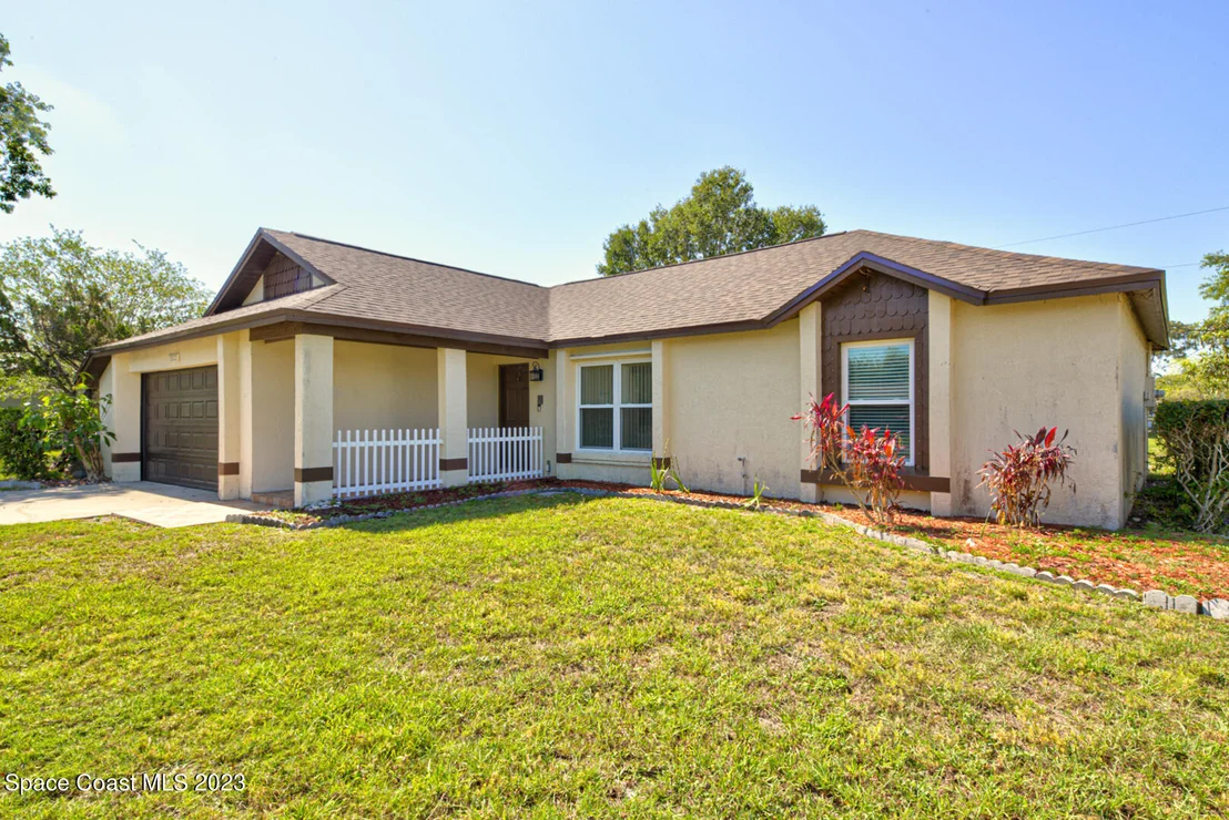 Photo of 1802 Fallon Boulevard NE