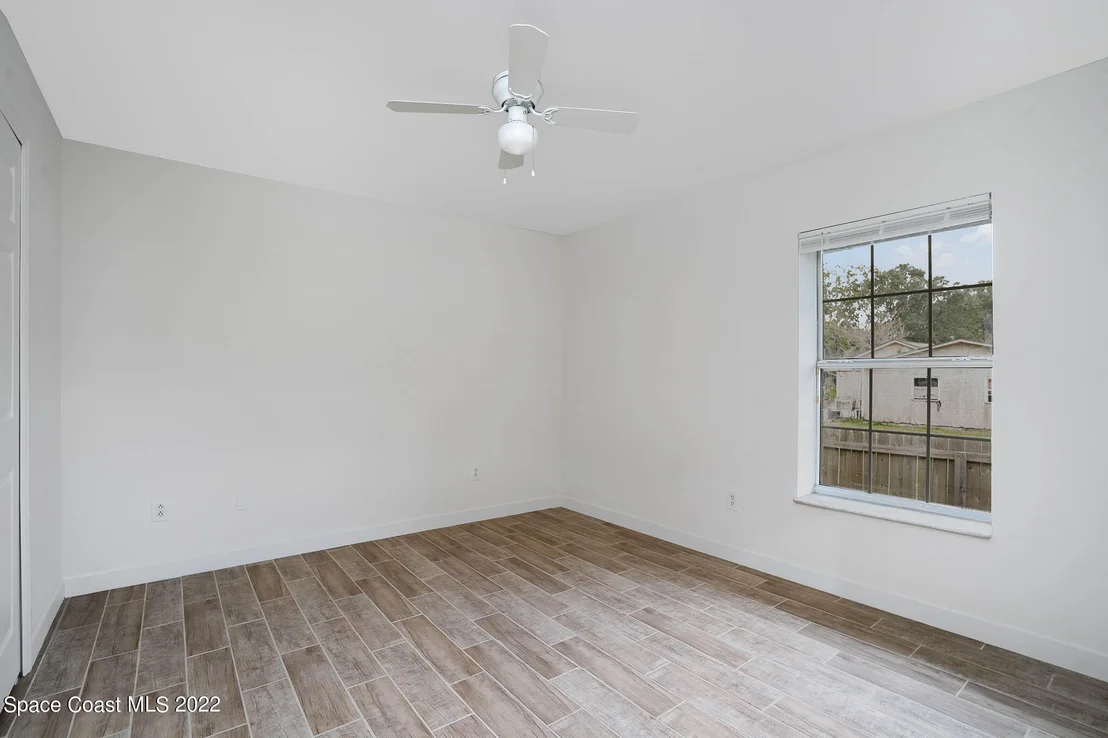 Photo of 2020 Commodore Street