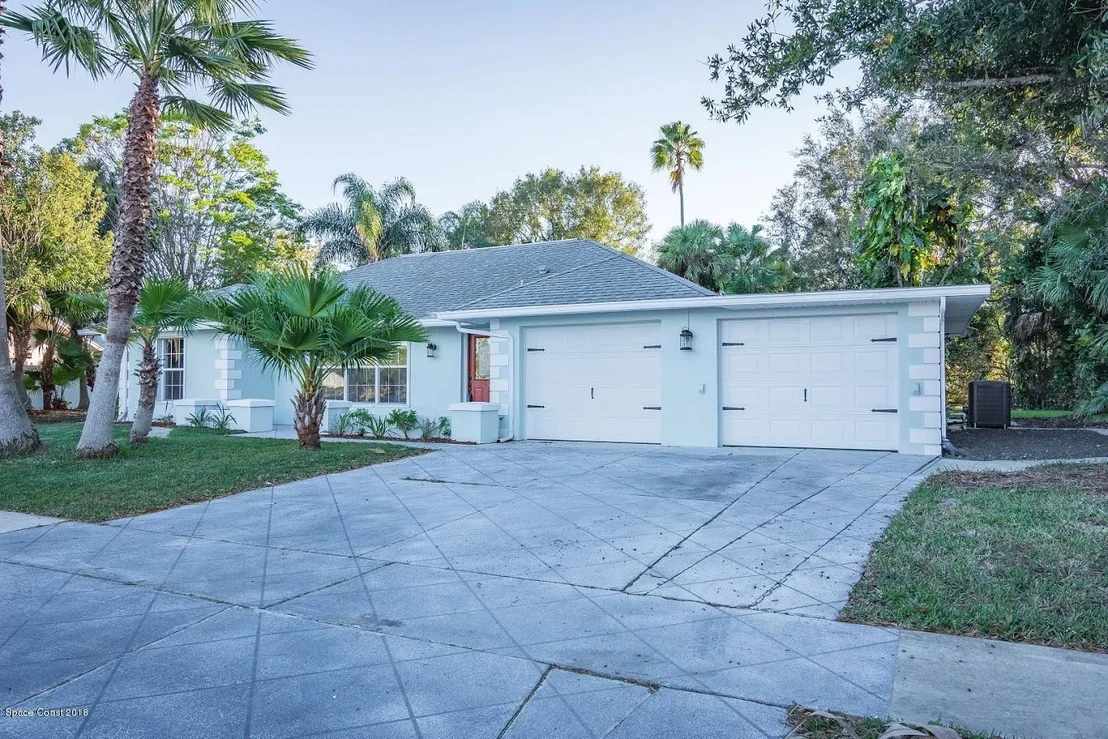 Photo of 920 Waialae Circle NE
