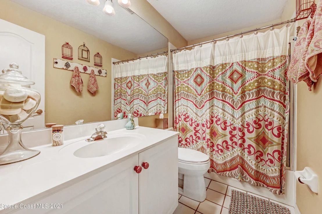 Photo of 992 Carriage Hill Road