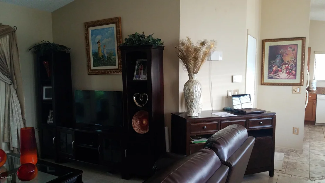 Photo of 1942 Elderberry Court NE