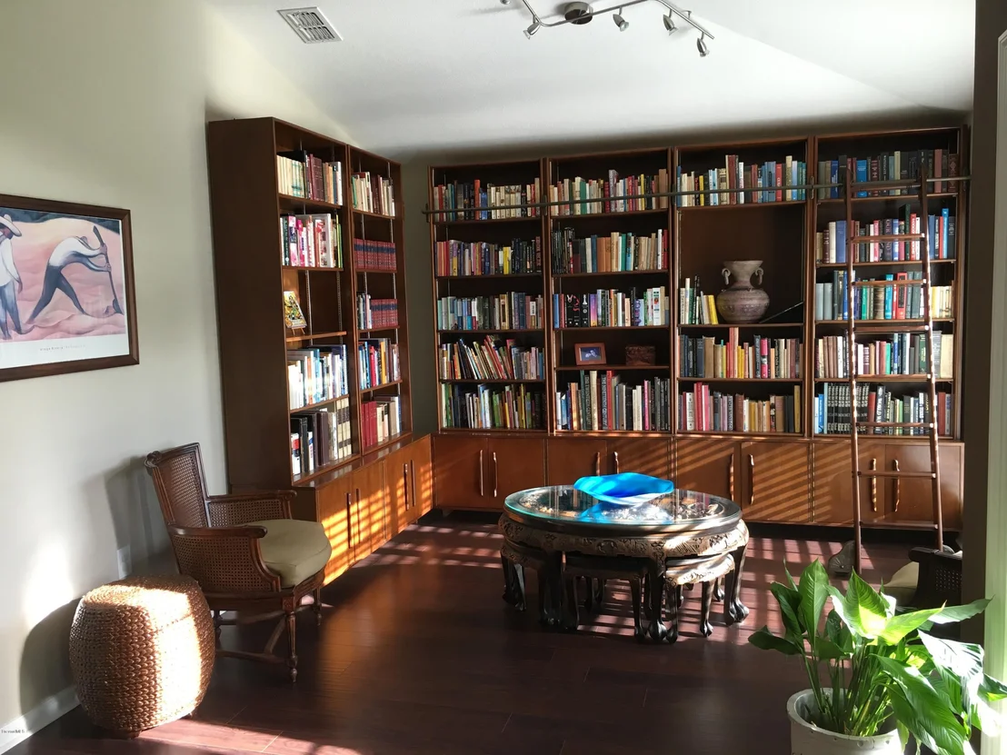 Photo of 325 SE Abernathy Circle
