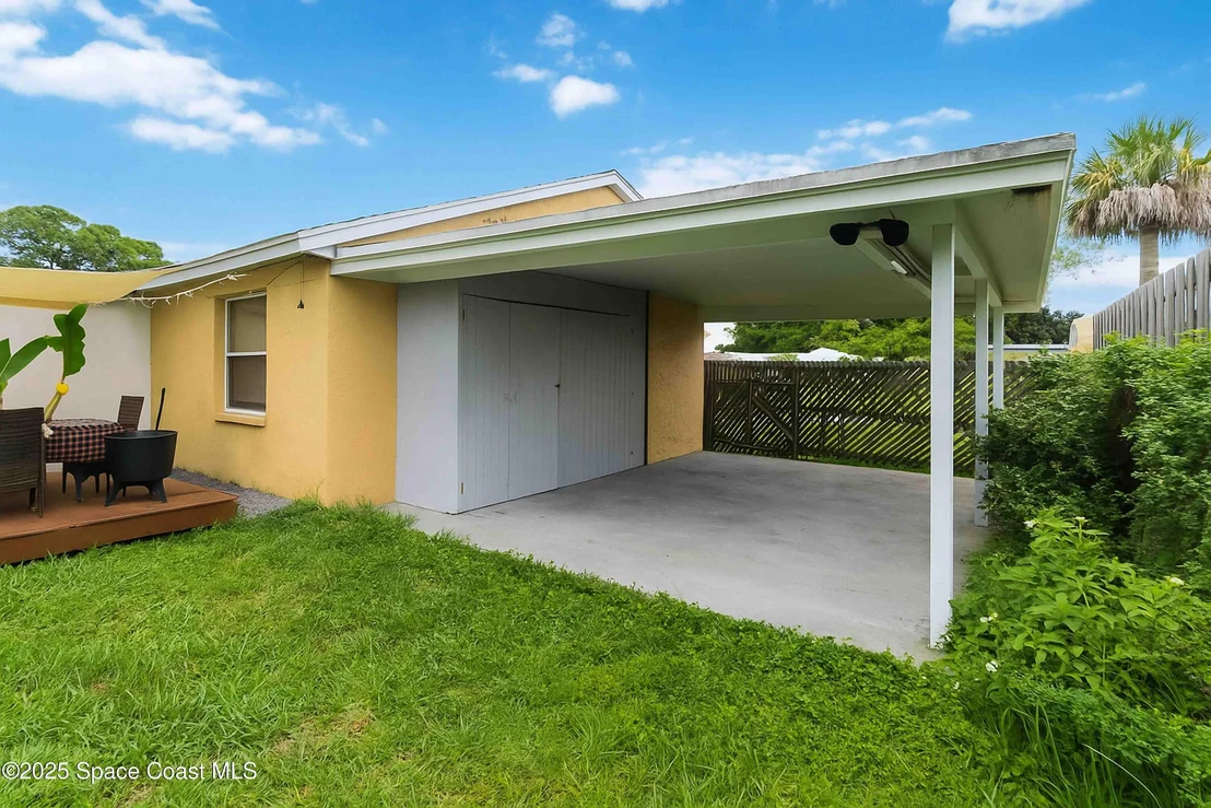 Photo of 6581 Bancroft Avenue
