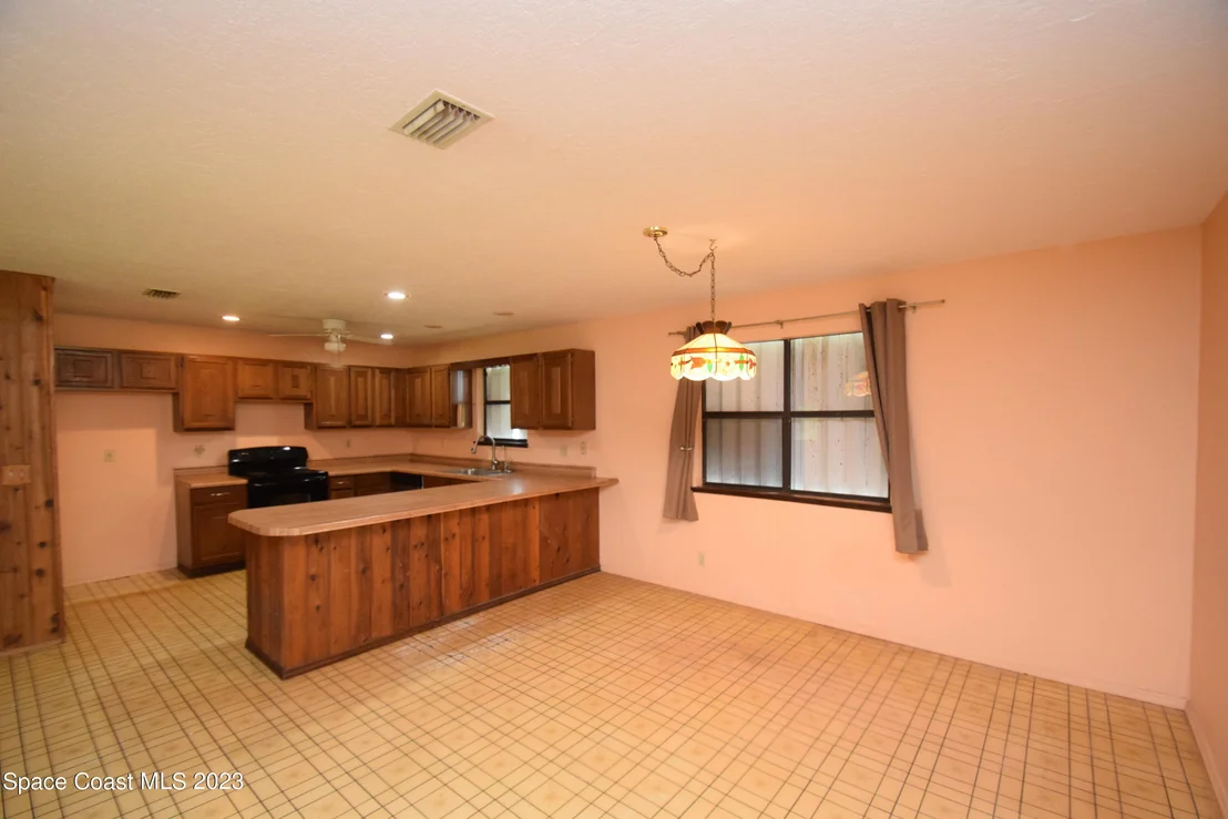 Photo of 2660 Weber Road