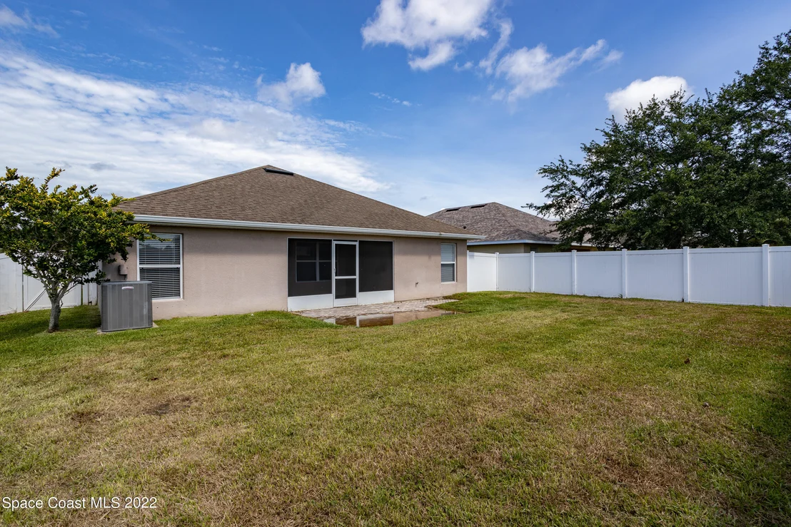 Photo of 2400 Bridgeport Circle