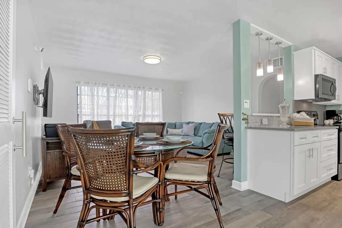 Photo of 1048 Azalea Lane