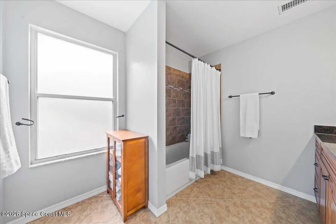 Photo of 3320 Lakeview Circle