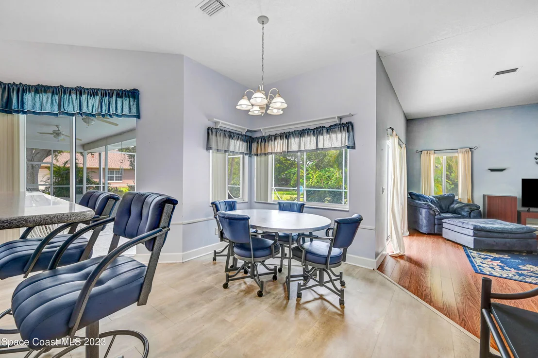 Photo of 2180 Royal Oaks Drive