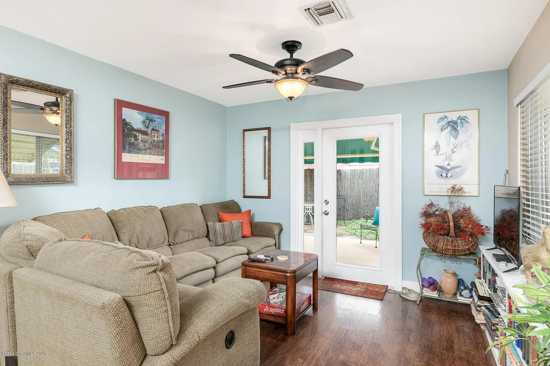 Photo of 1070 Riverdale Drive