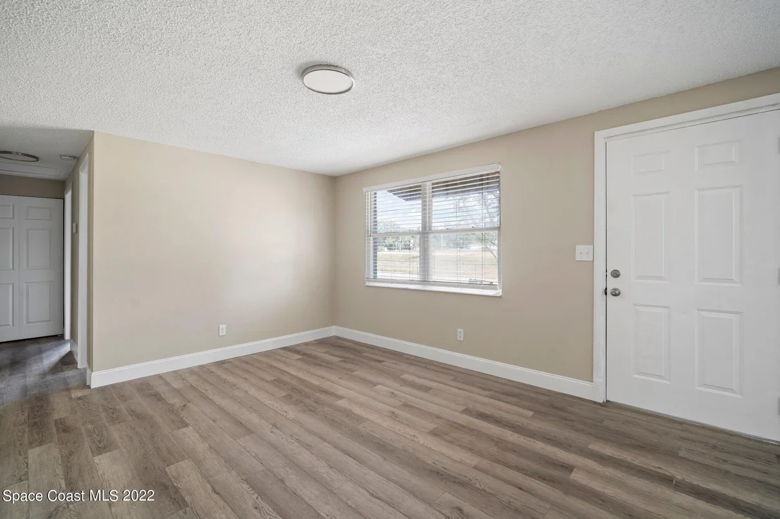 Photo of 1665 134th Avenue N