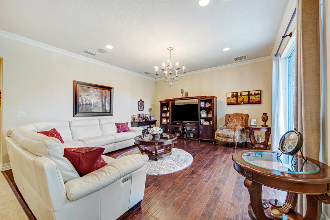 Photo of 2045 Botanica Circle