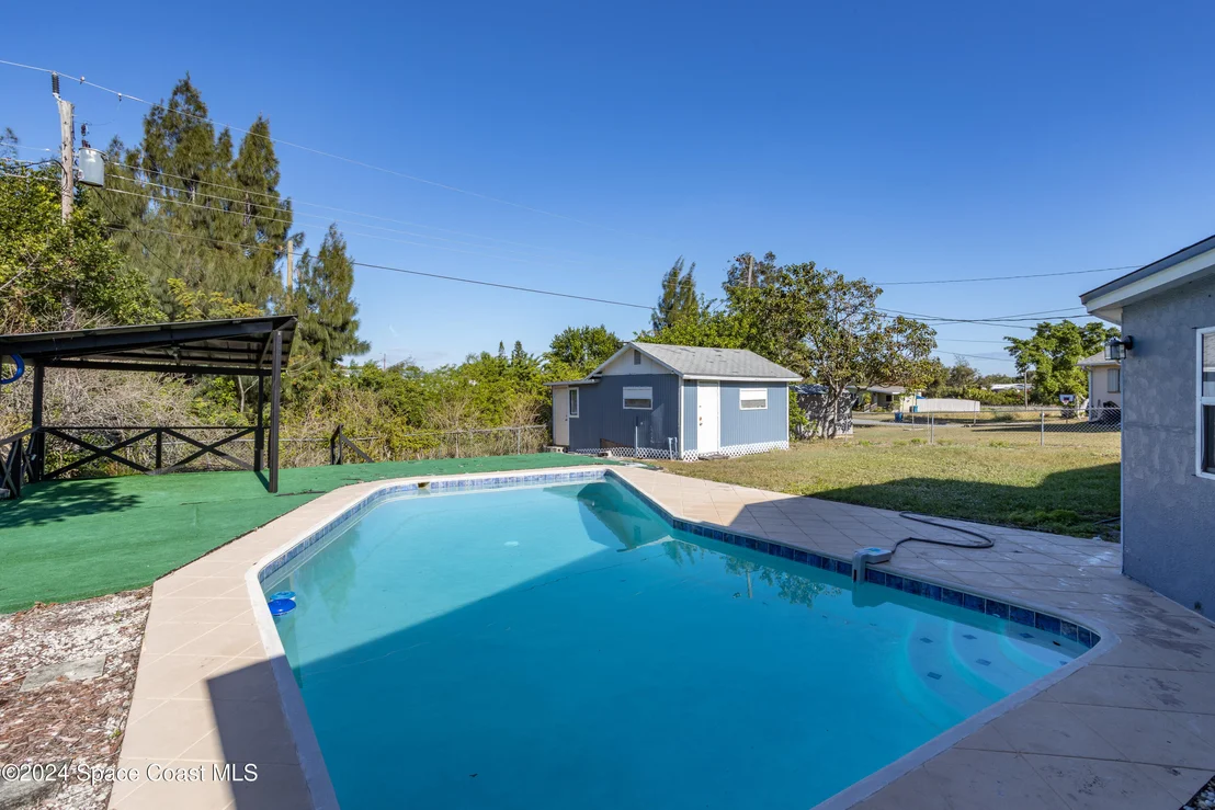 Photo of 1064 Cabot Drive NE