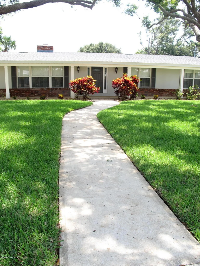 Photo of 560 Capri Road