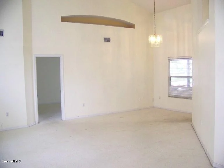 Photo of 2091 Lionel Drive