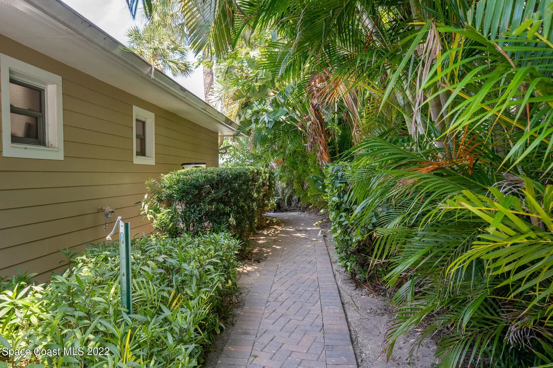 Photo of 437 River View Lane