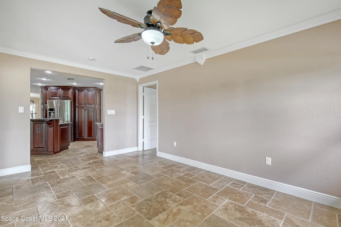 Photo of 375 Dorset Drive