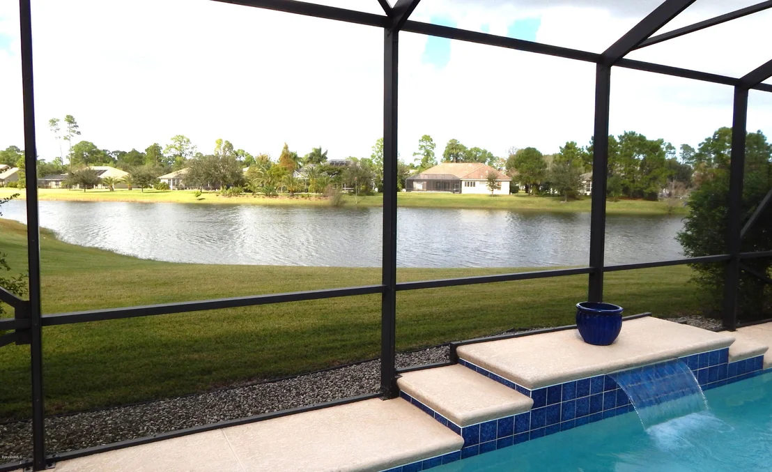 Photo of 211 SE Devlin Court