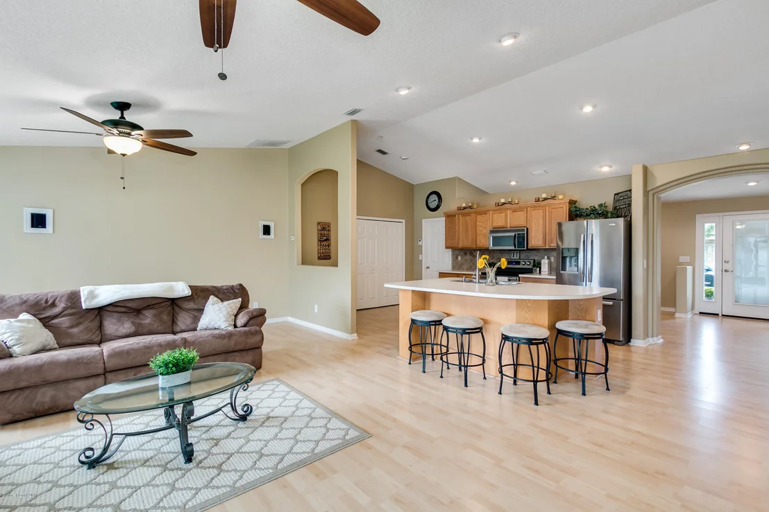 Photo of 943 Del Mar Circle