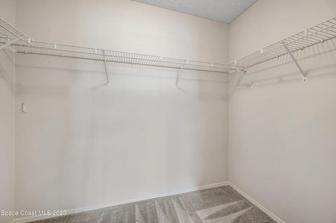 Photo of 963 Wateroak Drive NE