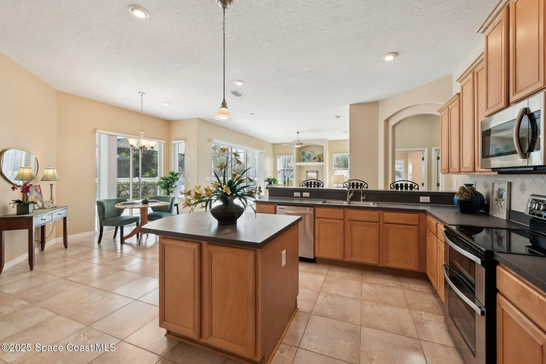 Photo of 115 Ridgemont Circle SE