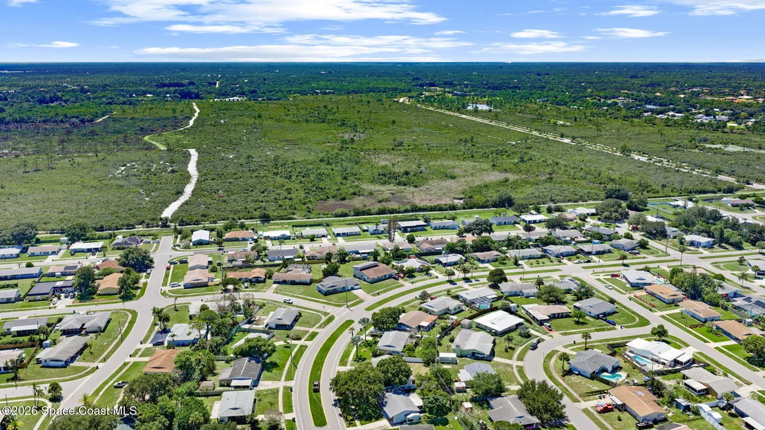 Photo of 790 Bianca Drive NE