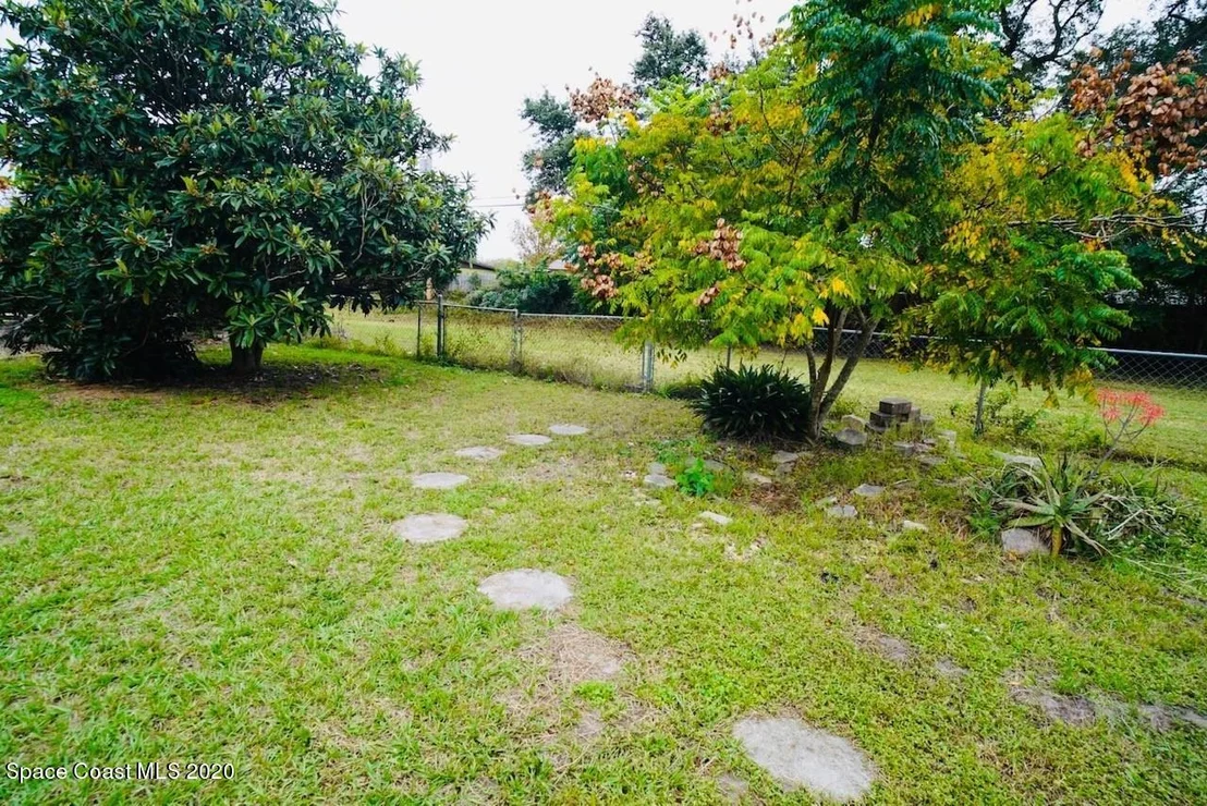 Photo of 1404 Stetson Drive E