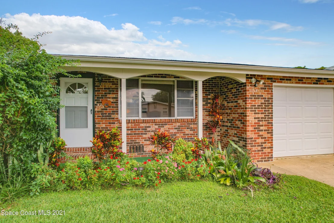Photo of 940 Forest Road