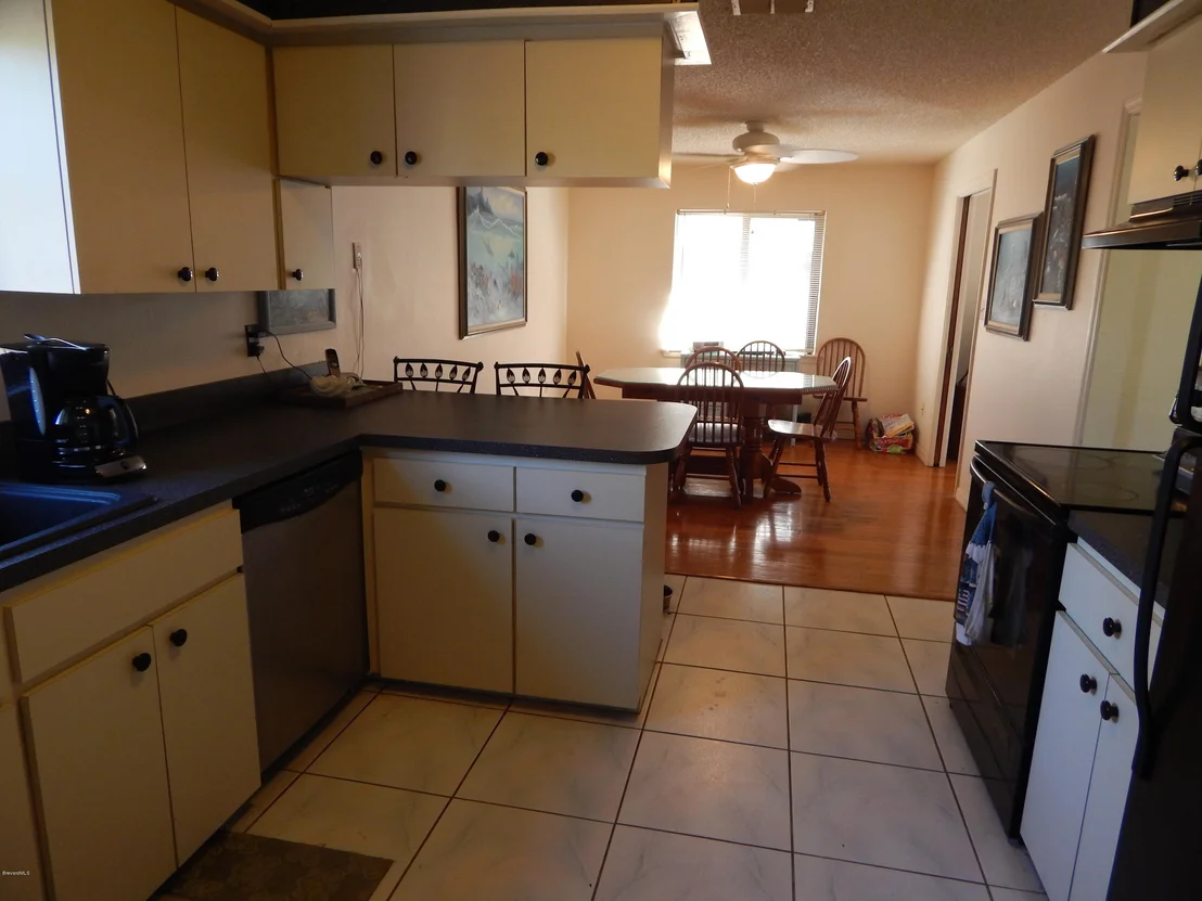 Photo of 7058 Bayfront Road