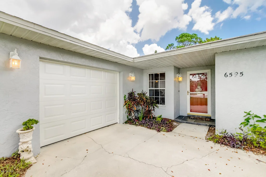 Photo of 6595 Grissom Parkway