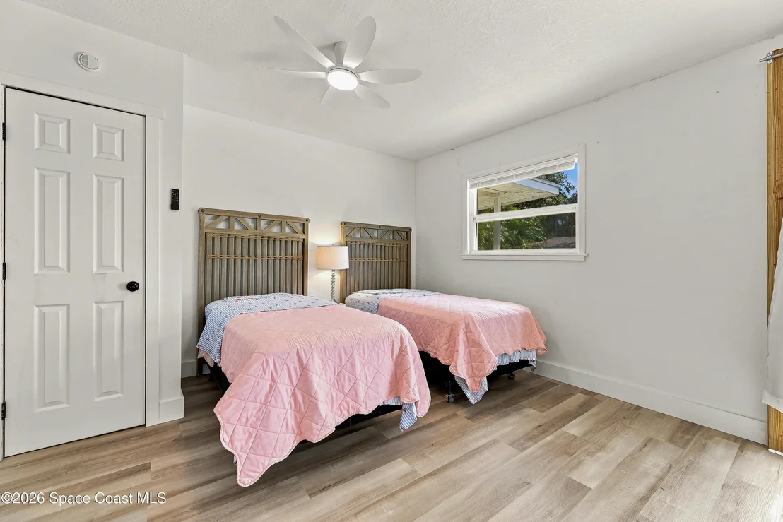 Photo of 215 Pelican Drive