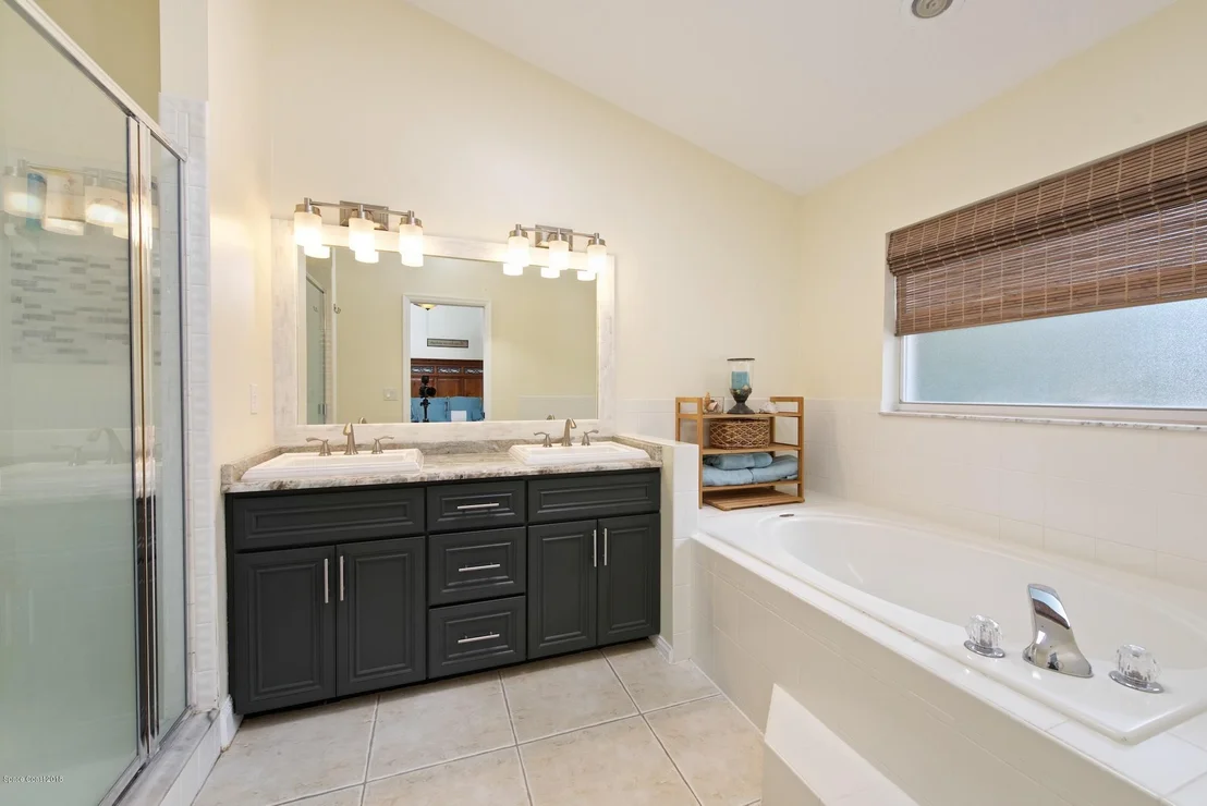 Photo of 3372 Lake View Circle