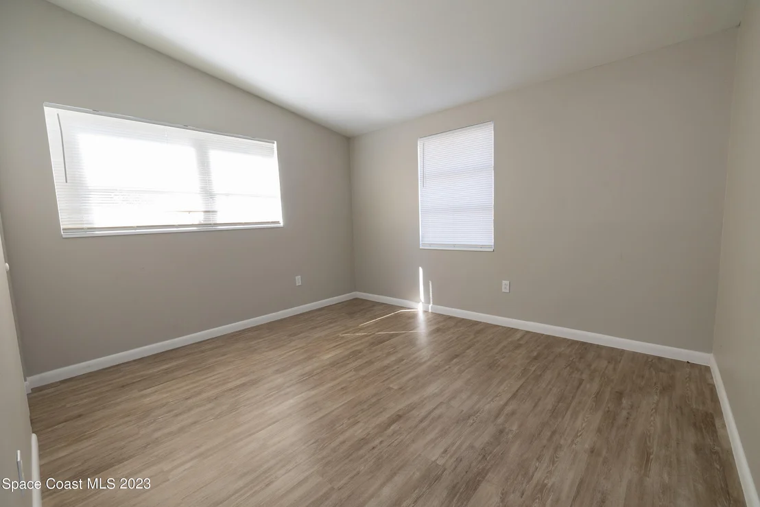 Photo of 955 Vangi Lane NE