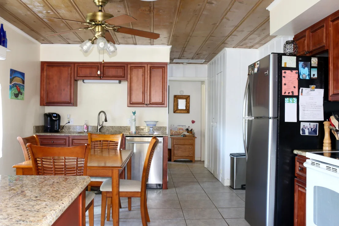 Photo of 803 Central Boulevard