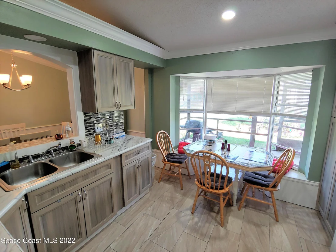 Photo of 2570 Nobility Avenue
