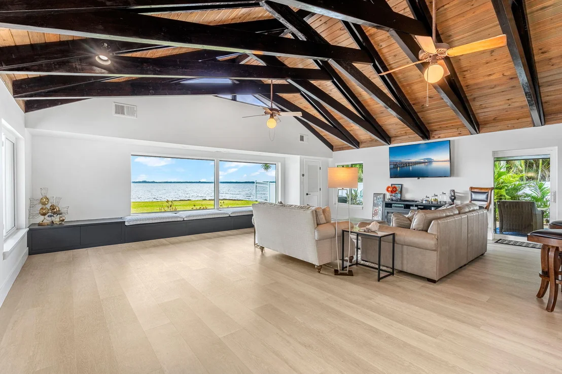 Photo of 100 Riverside Drive