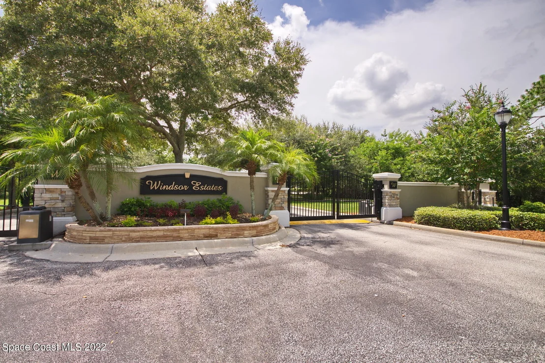 Photo of 5948 Newbury Circle