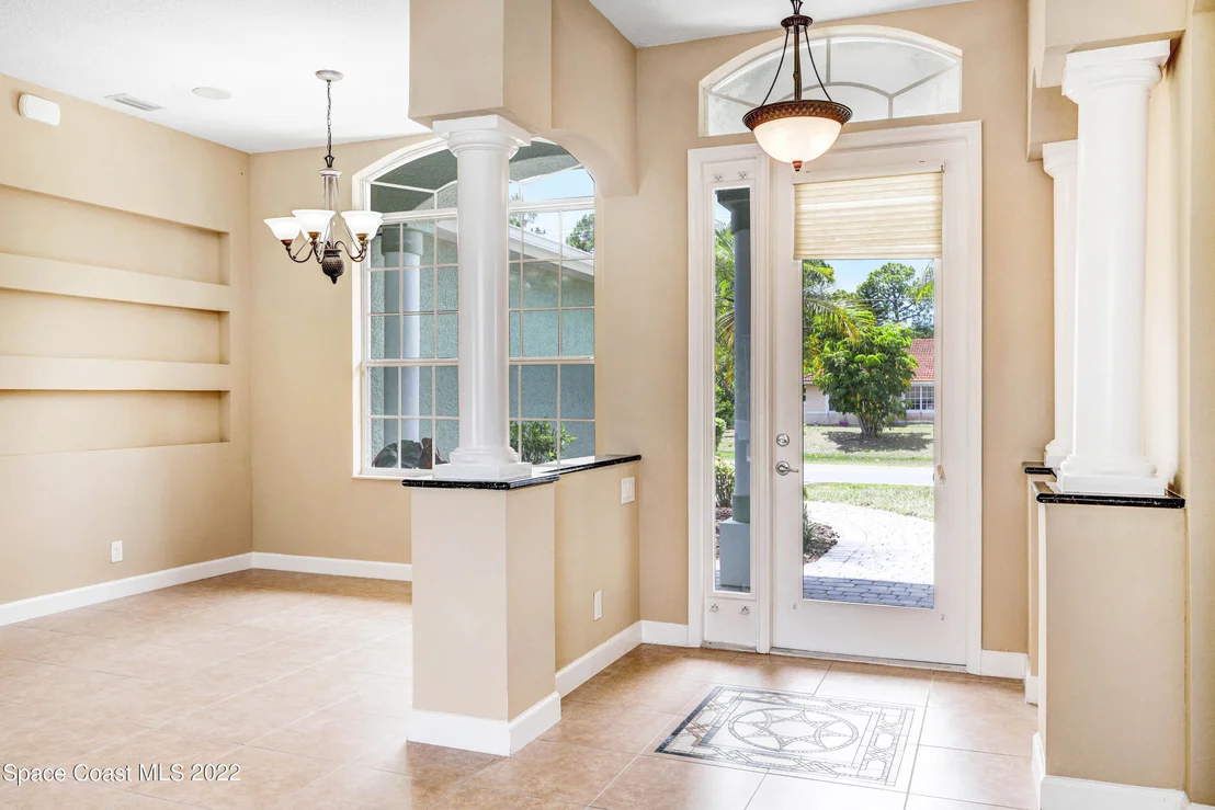 Photo of 1601 Eldron Boulevard SE