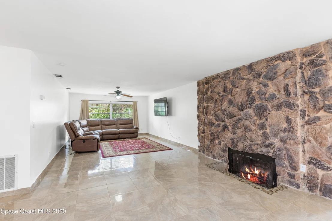 Photo of 1531 Hall Road