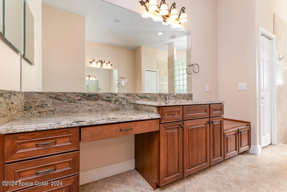 Photo of 2131 Windbrook Drive SE