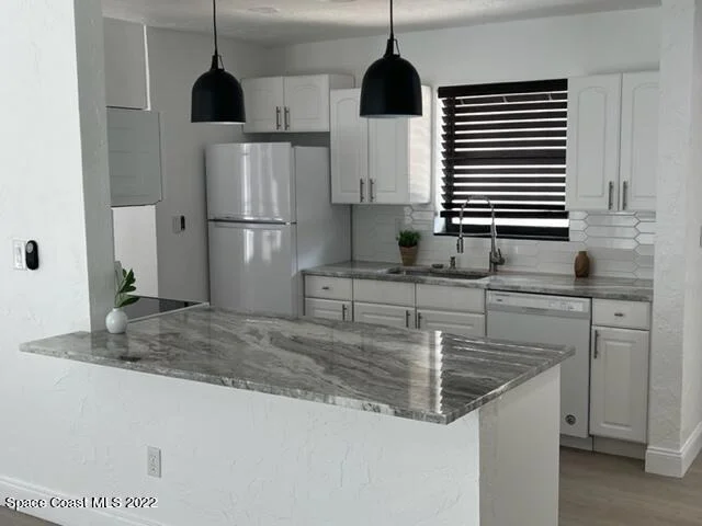 Photo of 865 Bianca Drive NE