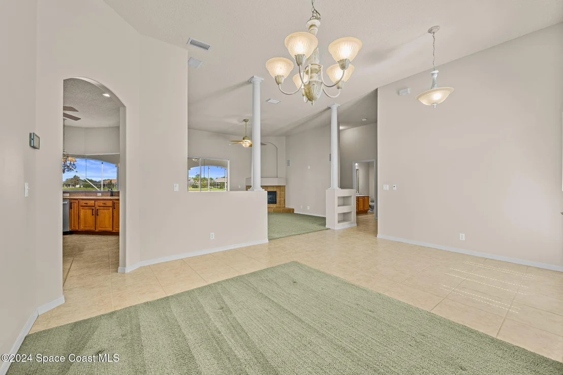 Photo of 930 Starling Way