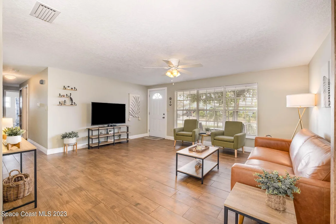 Photo of 609 Verbenia Drive