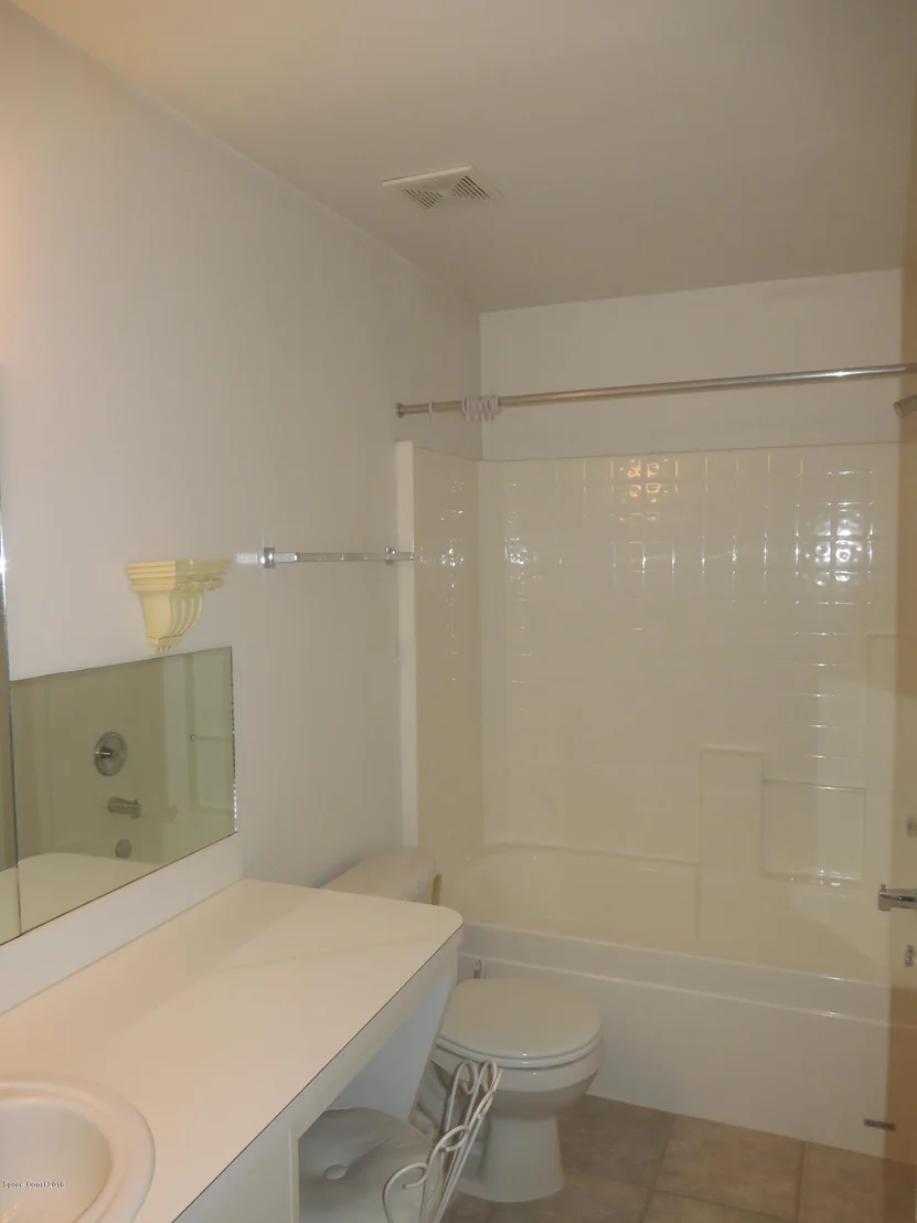 Photo of 970 Villa Drive
