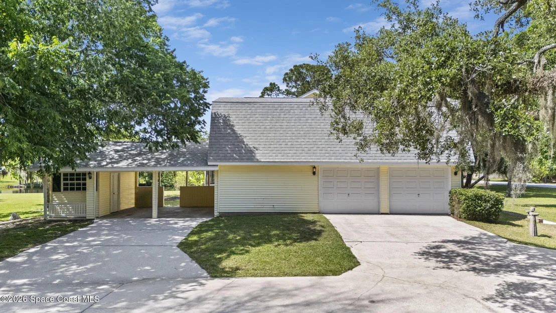 Photo of 945 Bluegrass Lane