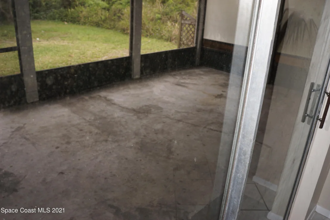 Photo of 1052 Bernice Road