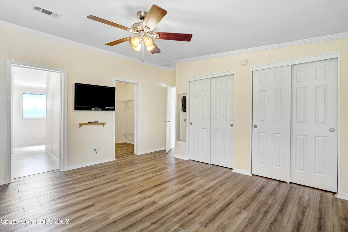 Photo of 2353 Coconut Palm Drive NE