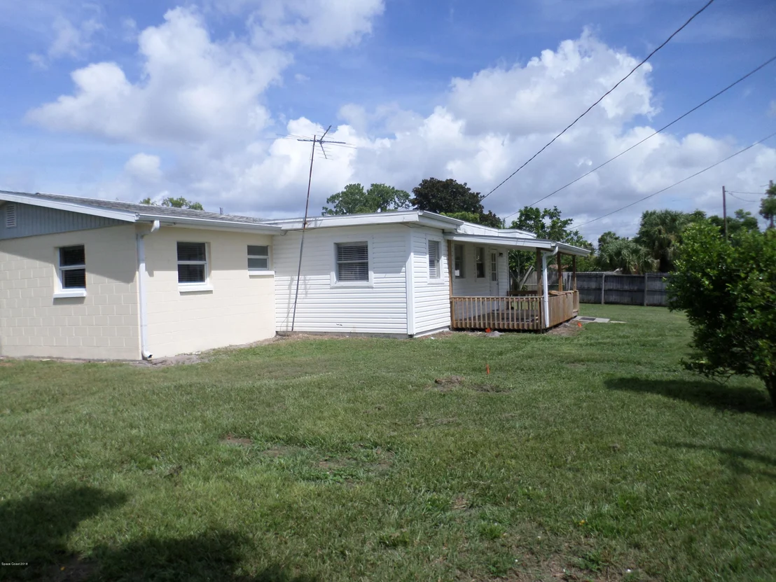Photo of 1048 Illinois Road